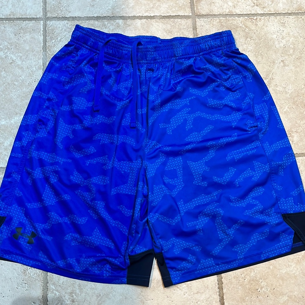 Men’s Large Under Armor shorts